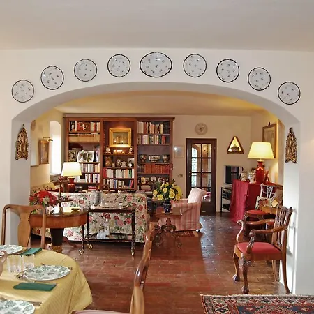 Santa Elena Vila *